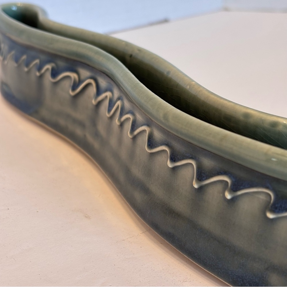 Wavy Ceramic Planter - Picture 9 of 10